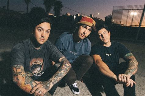 What Music Genre Is Pierce The Veil and Delve into Its Unique Sound